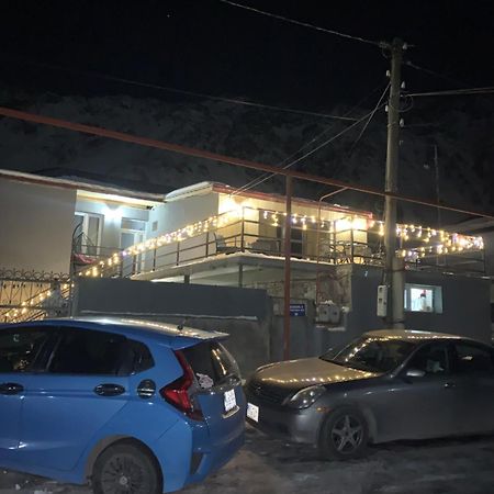 Mate'S Home Kazbegi ภายนอก รูปภาพ